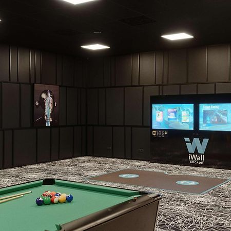 Radisson Blu Resort & Conference Center, Ostroda Mazury Exterior foto A pool table with a wall mounted TV