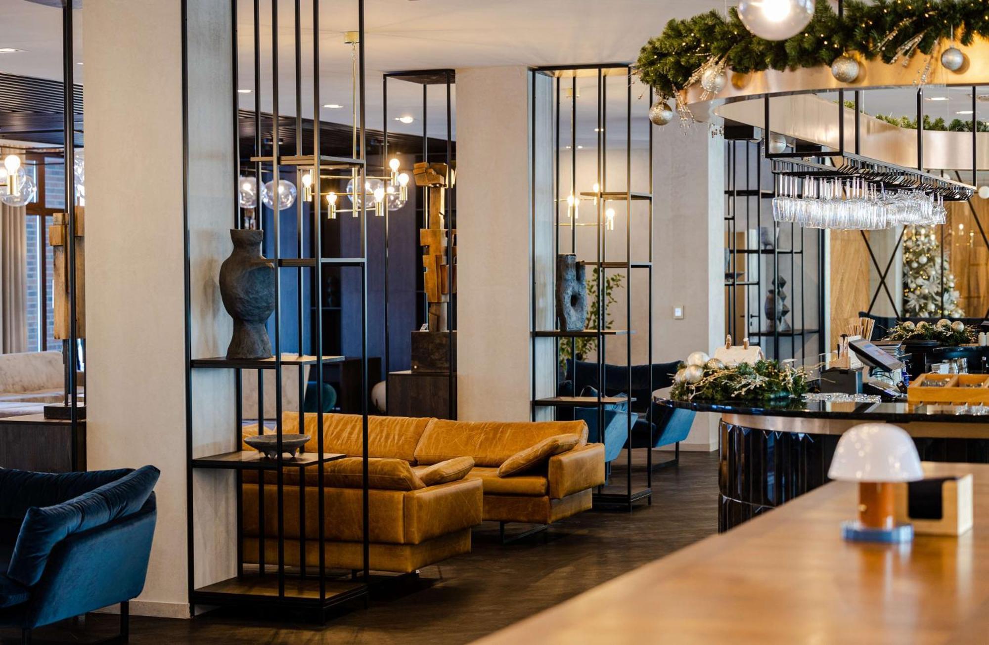 Radisson Blu Resort & Conference Center, Ostroda Mazury Exterior foto The lounge at the airport