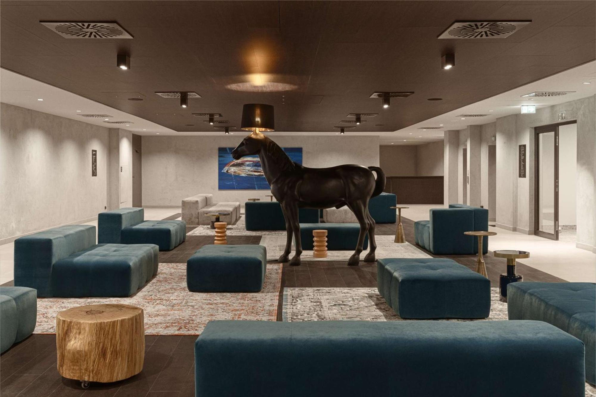 Radisson Blu Resort & Conference Center, Ostroda Mazury Exterior foto The interior of the new terminal